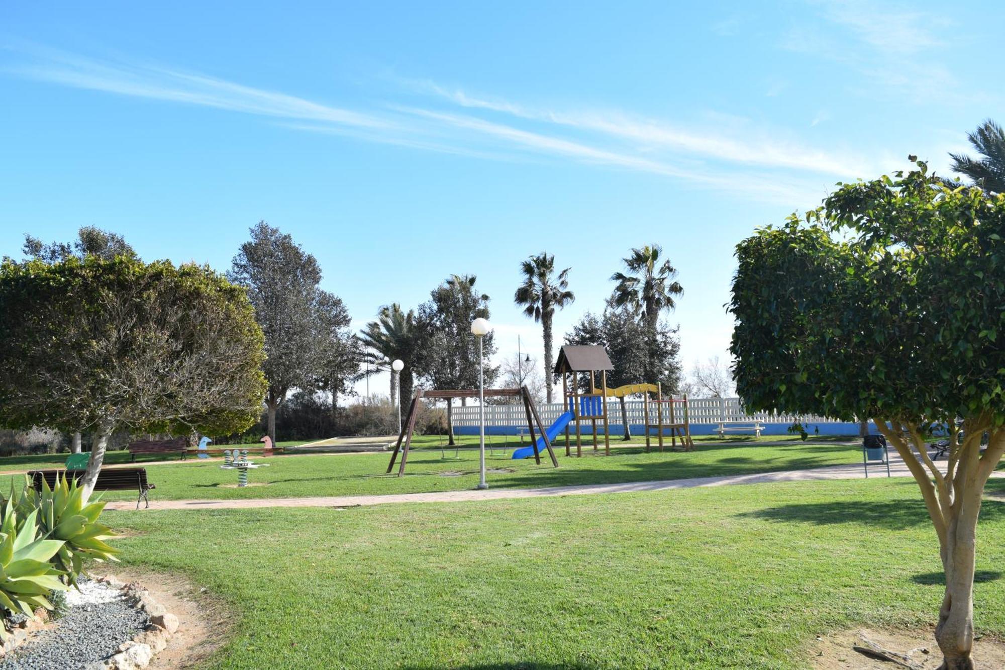 Luxurious Spacious Three Bedroom Apartment On Beachfront Almerimar Exteriör bild