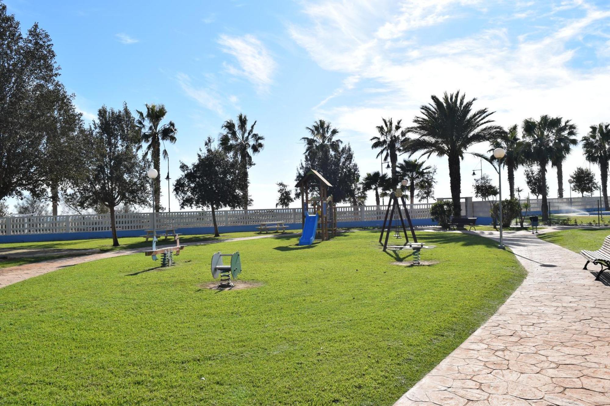 Luxurious Spacious Three Bedroom Apartment On Beachfront Almerimar Exteriör bild